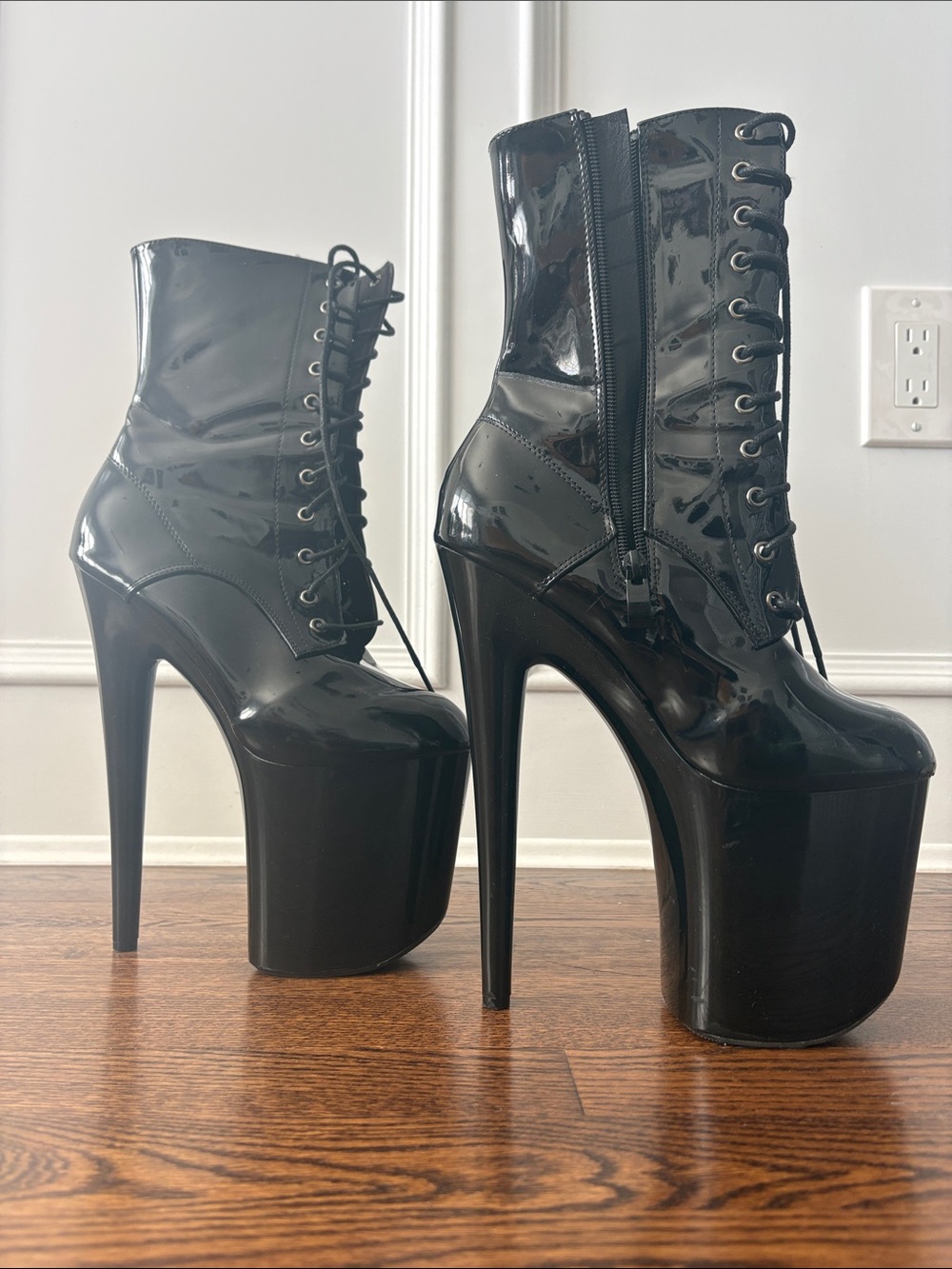 High Platform Lace-Up Ankle Boots pleasers - Black Patent